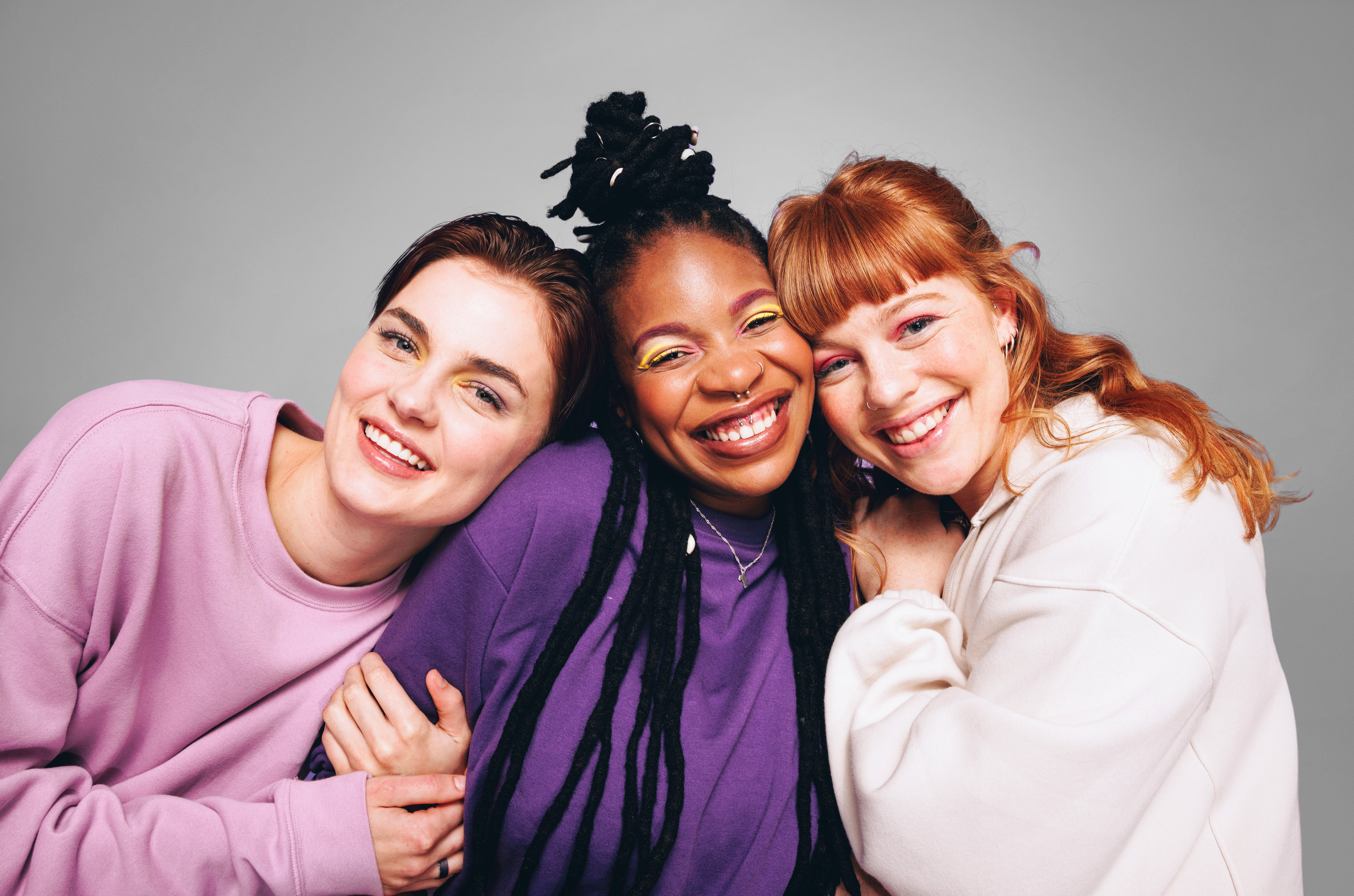 trois modèles féminins