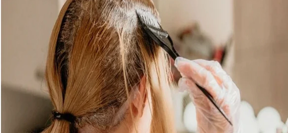 Hair colour application